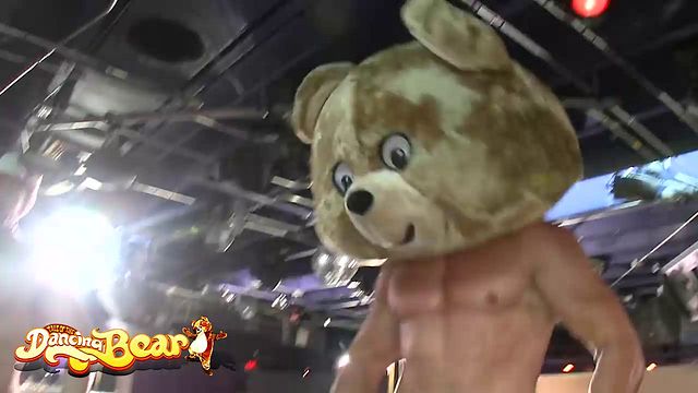 Caroline and Dream dancing bear action