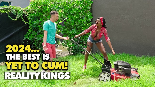Johnny Love and Naomi Foxxx milf hunter video