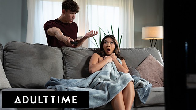 Kimmy Kimm and Parker Ambrose deep throat bang