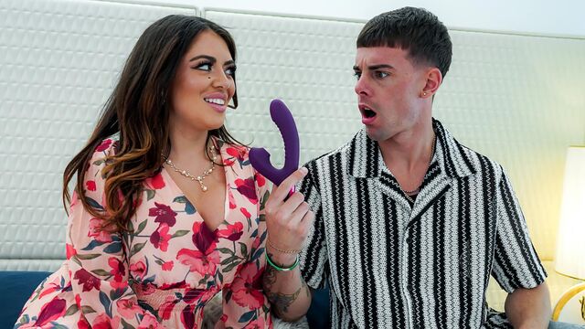 Vivianne DeSilva silicone tits sex