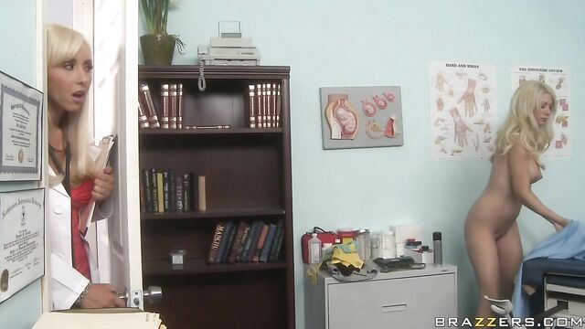 Jessica Lynn and Jazy Berlin lingerie bang