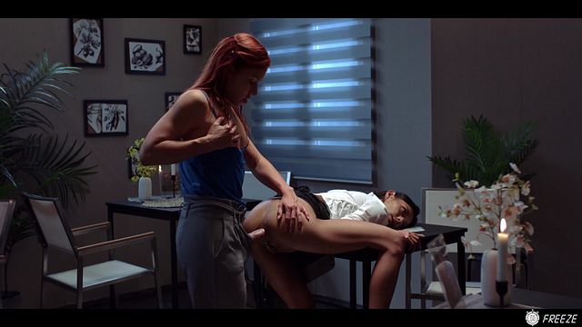 Veronica Leal and Clemence Audiard time freeze scene