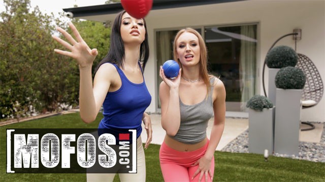 Daisy Stone and Scarlett Bloom pornohub smut