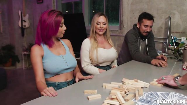 Roxie Sinner and Callie Brooks fingering video