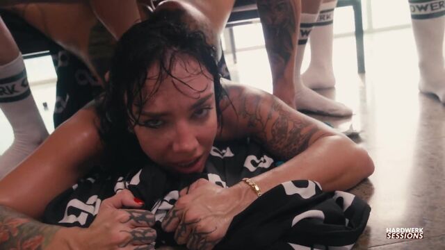 Jesus Reyes, Denis Marti, Yeri Blue, Socanuma, Brady Bud and Leo Santos blowjob action