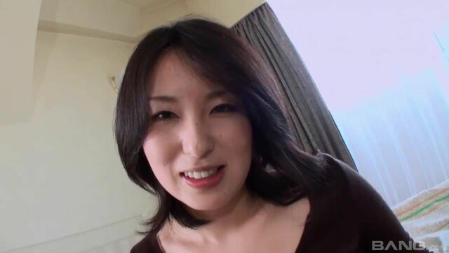 Anna Sakura straight hair scene