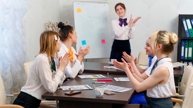 Alice Paradis, Eva Red, Kami Yammy, Nansy Small and Hot Pearl medium size tits bang