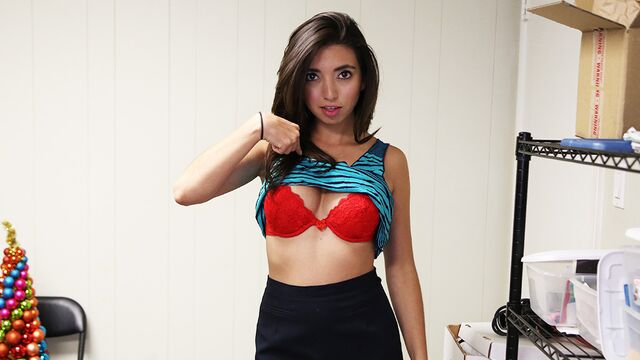 Frieda Sante cock play sex